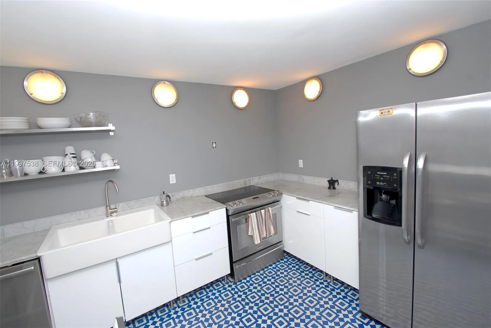 1800 Collins Ave # 18F, Miami Beach FL 33139