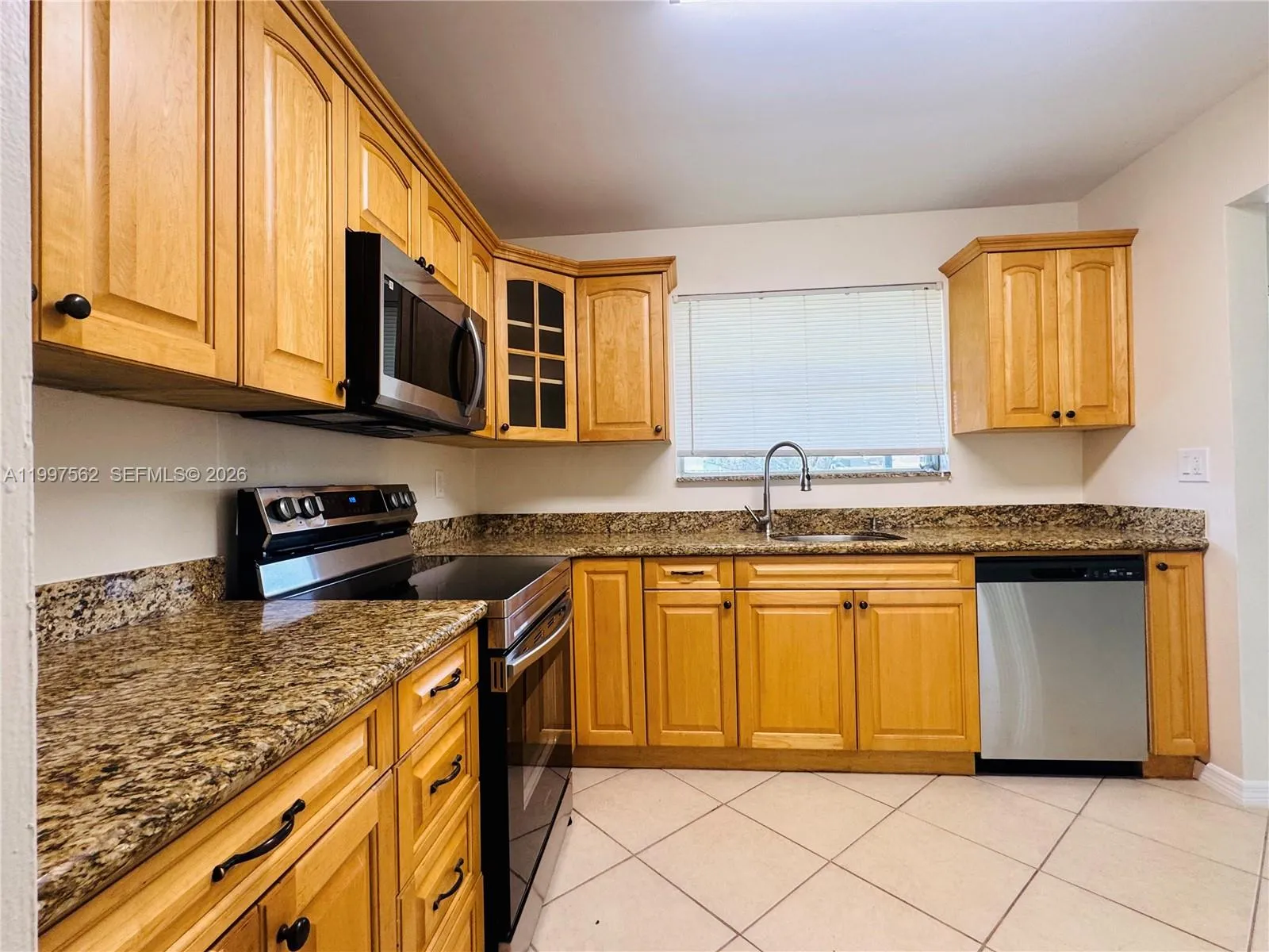 8791 NW 12th St, Pembroke Pines FL 33024