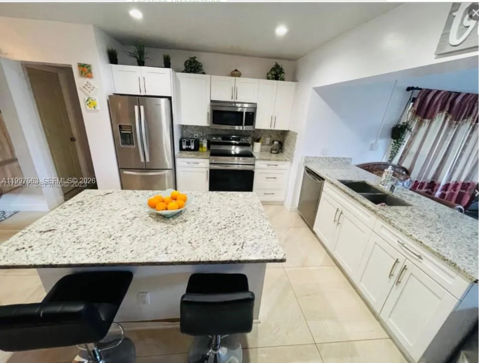 721 SW 69th Ave, Pembroke Pines FL 33023