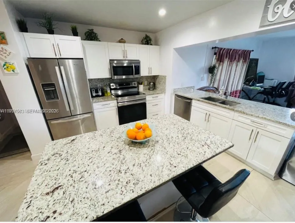 721 SW 69th Ave, Pembroke Pines FL 33023