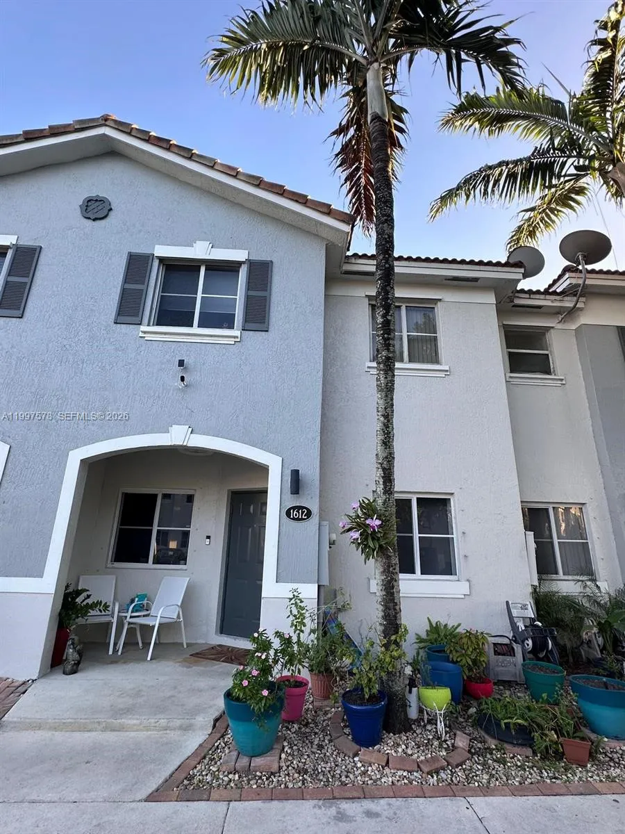 1612 SE 30th St, Homestead FL 33035