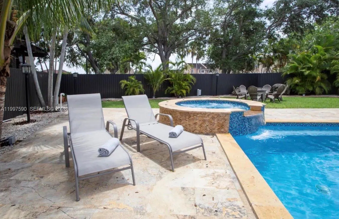 15411 SW 36th Ter, Miami FL 33185