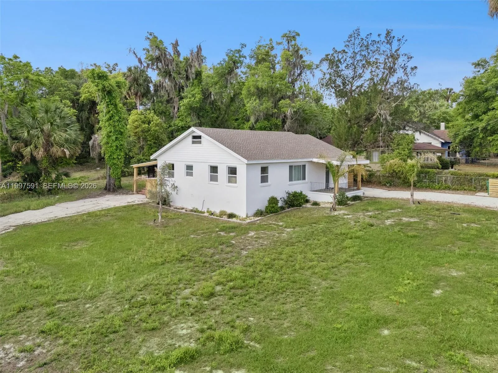 334 W Howry ave, Other City - In The State Of Florida FL 32720
