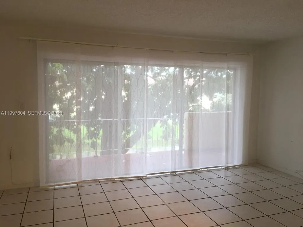 9375 Fontainebleau Blvd # L209, Miami FL 33172