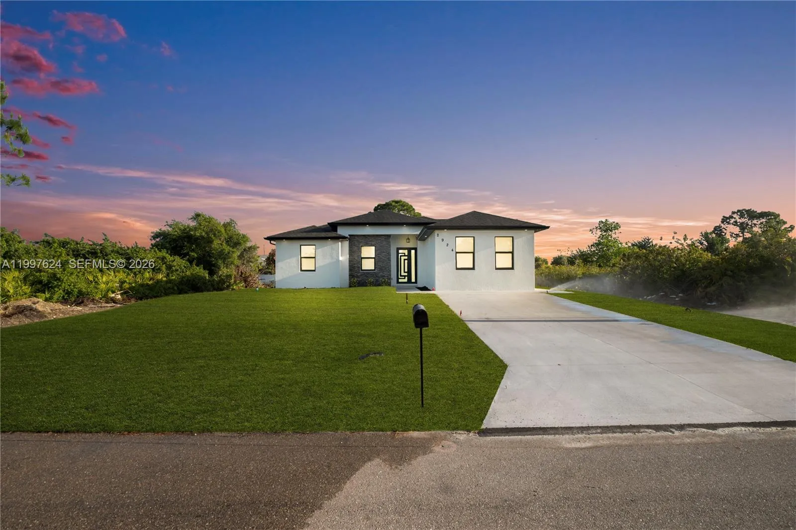 2924 5TH ST SW, Lehigh Acres FL 33976