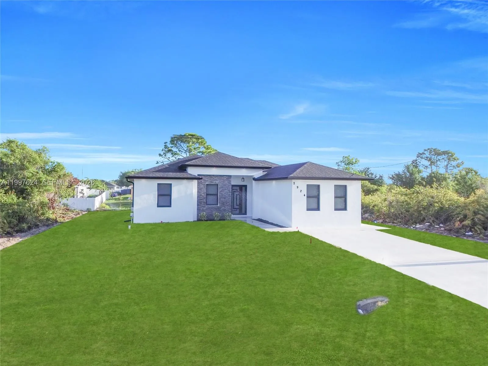 2924 5TH ST SW, Lehigh Acres FL 33976