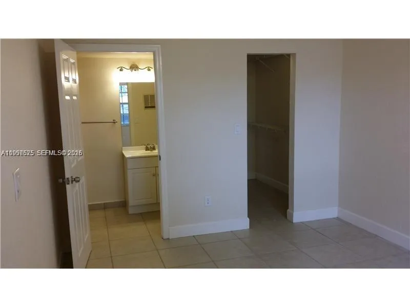 438 NE 210th Cir Ter # 4B, Miami FL 33179