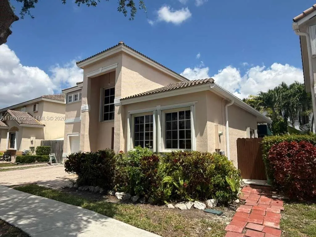 10873 NW 53rd Ln, Doral FL 33178