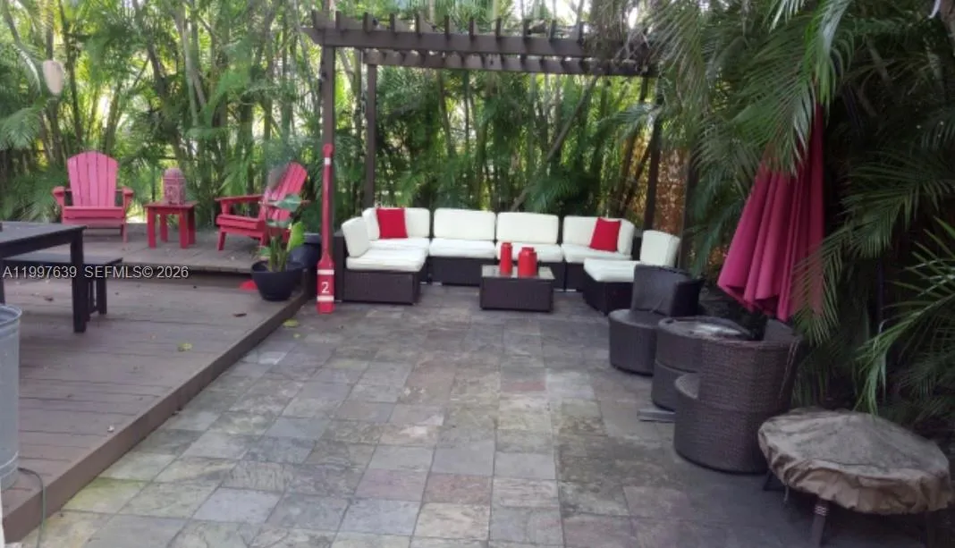 5718 SW 48th St, South Miami FL 33155