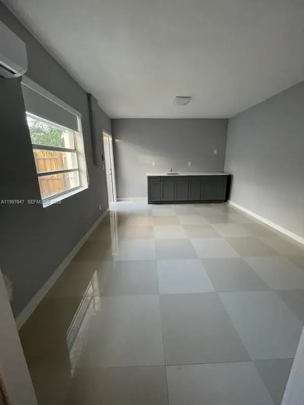 19732 NW 59th Pl # B, Hialeah FL 33015