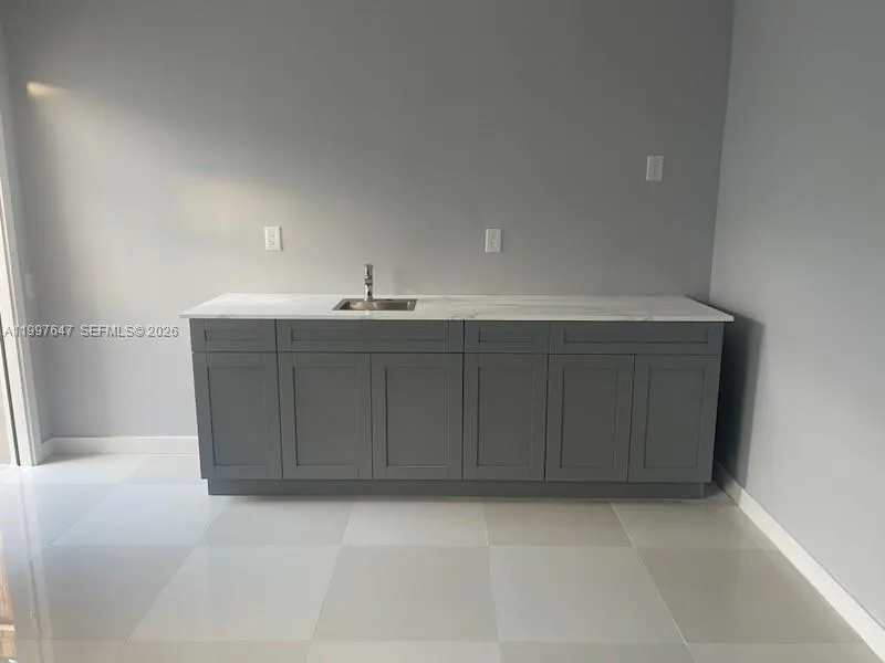 19732 NW 59th Pl # B, Hialeah FL 33015