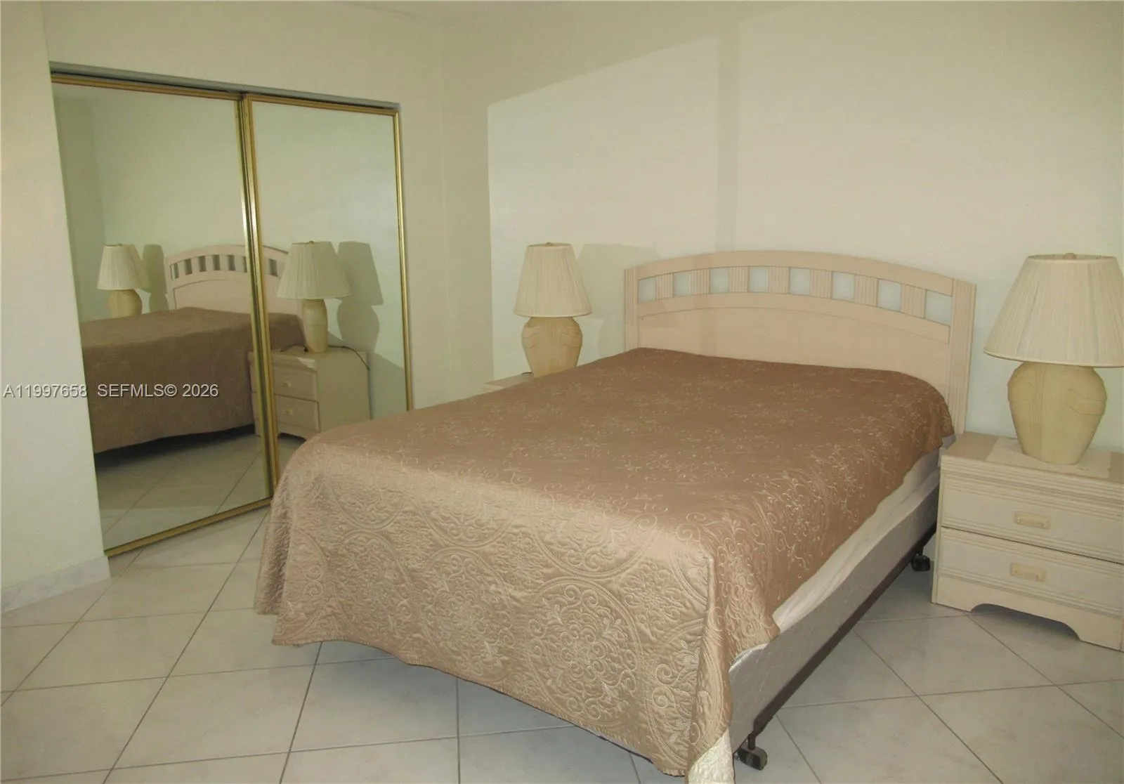 580 Egret Dr # 214, Hallandale Beach FL 33009