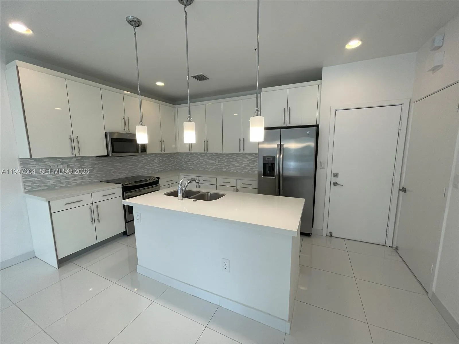 2621 NE 212th Ter # 211, Miami FL 33180