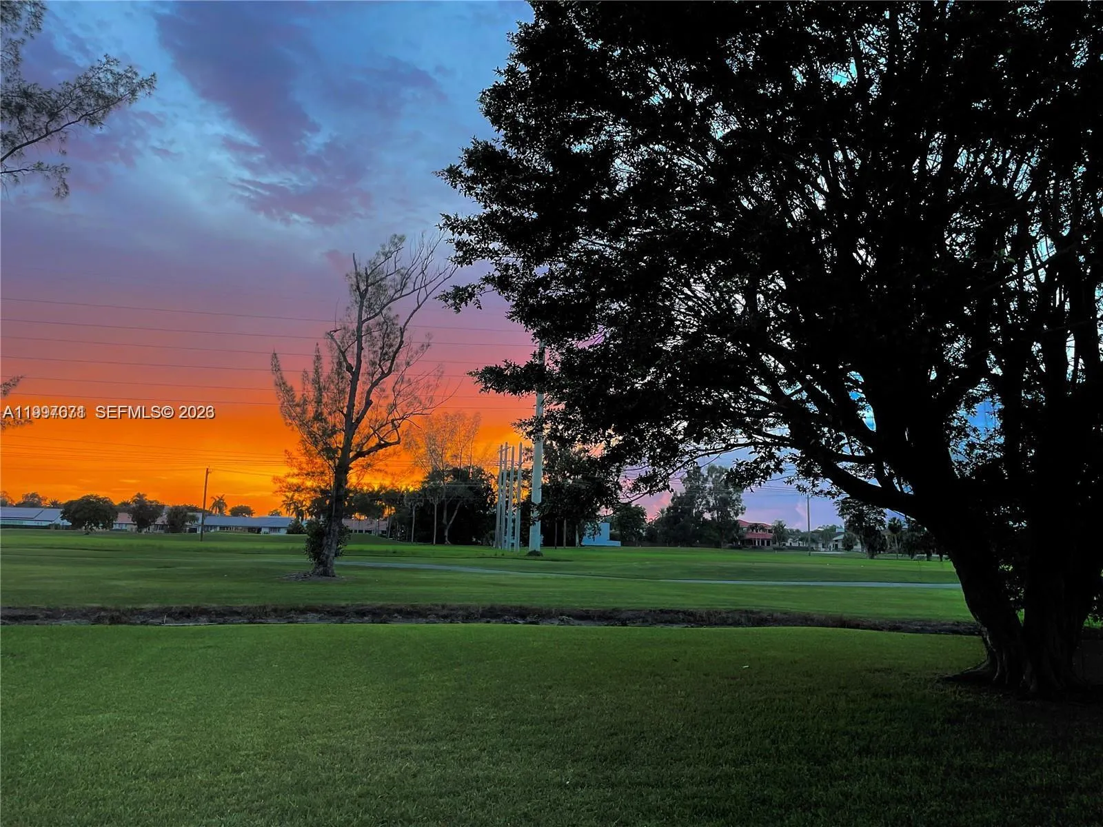 19740 W Saint Andrews Dr, Hialeah FL 33015