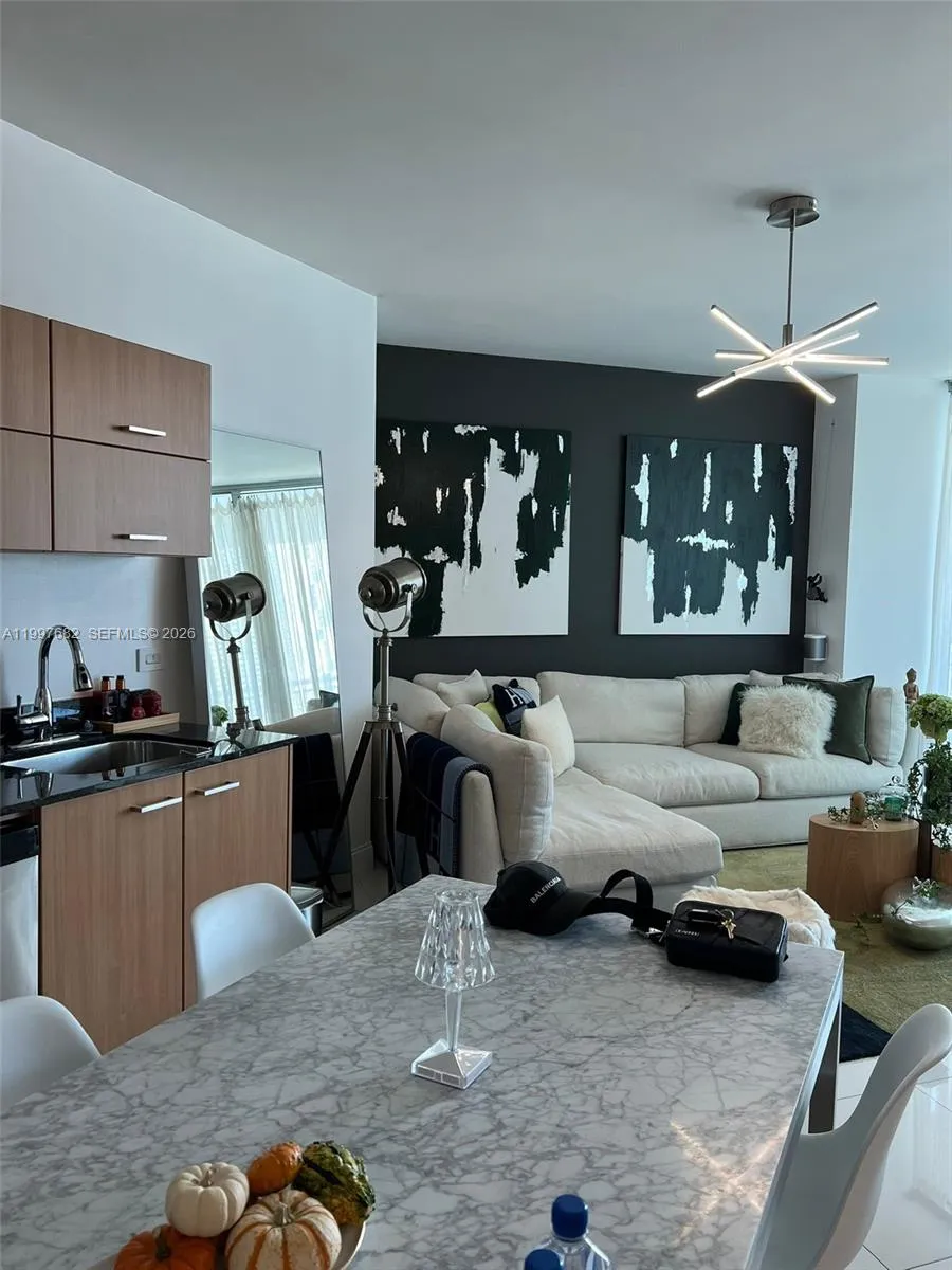 350 S Miami Ave # 1809, Miami FL 33130