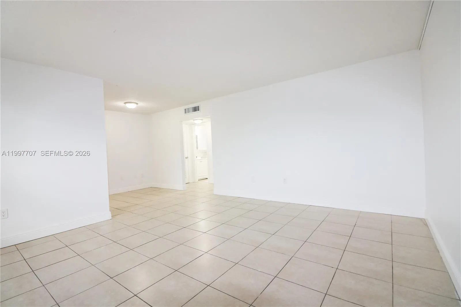 400 NE 1st St # 206, Hallandale Beach FL 33009