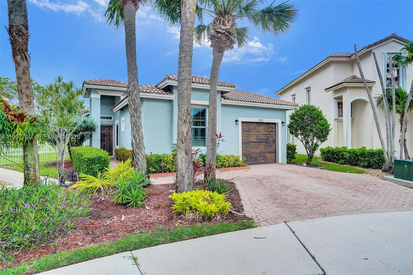 4102 Sapphire Ter, Weston FL 33331