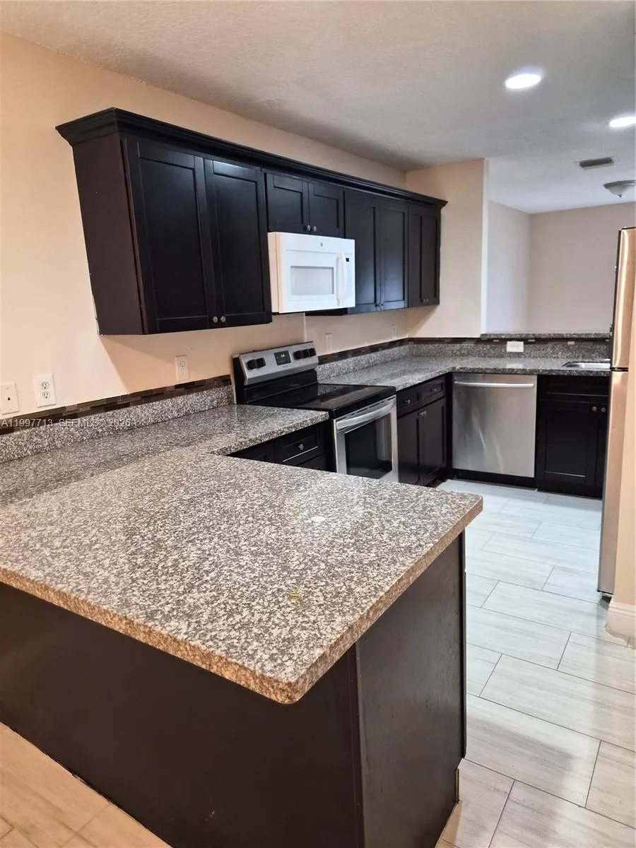 2488 NW 99th Way, Sunrise FL 33322