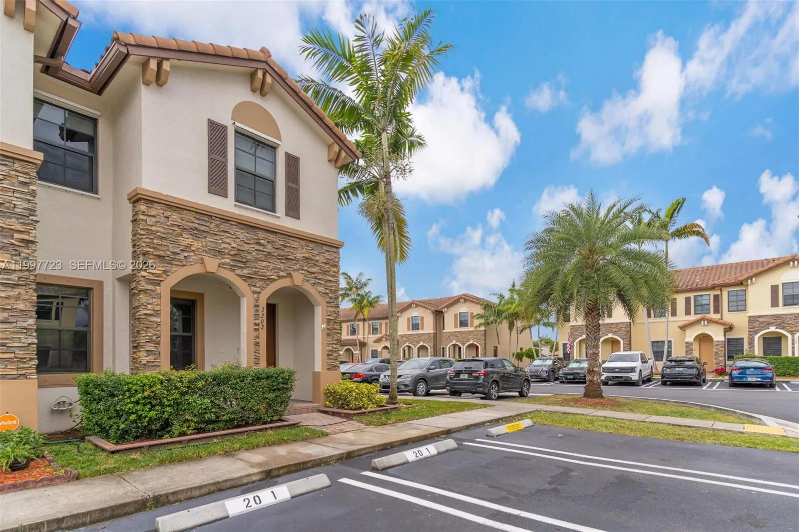 3202 SE 6th St, Homestead FL 33033