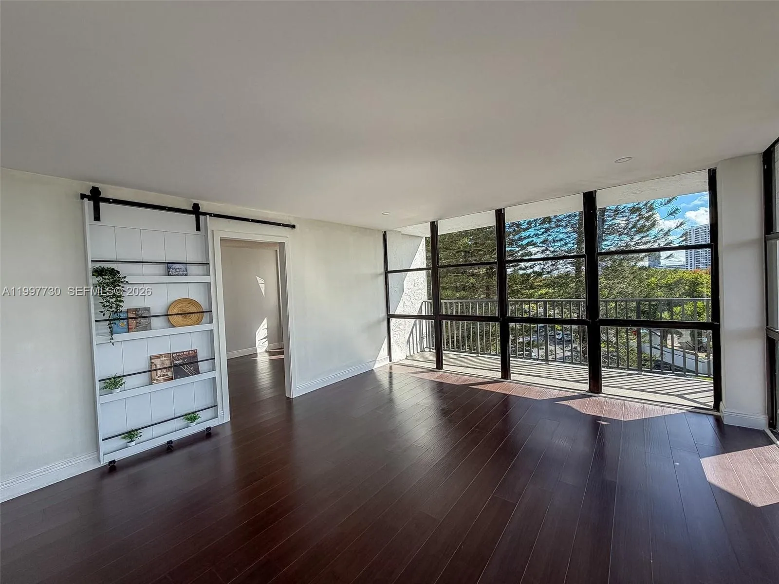 1000 Parkview Dr # 531, Hallandale Beach FL 33009