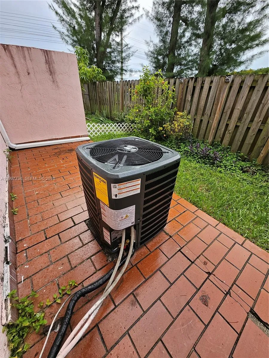 8017 Lake Dr # 103, Doral FL 33166