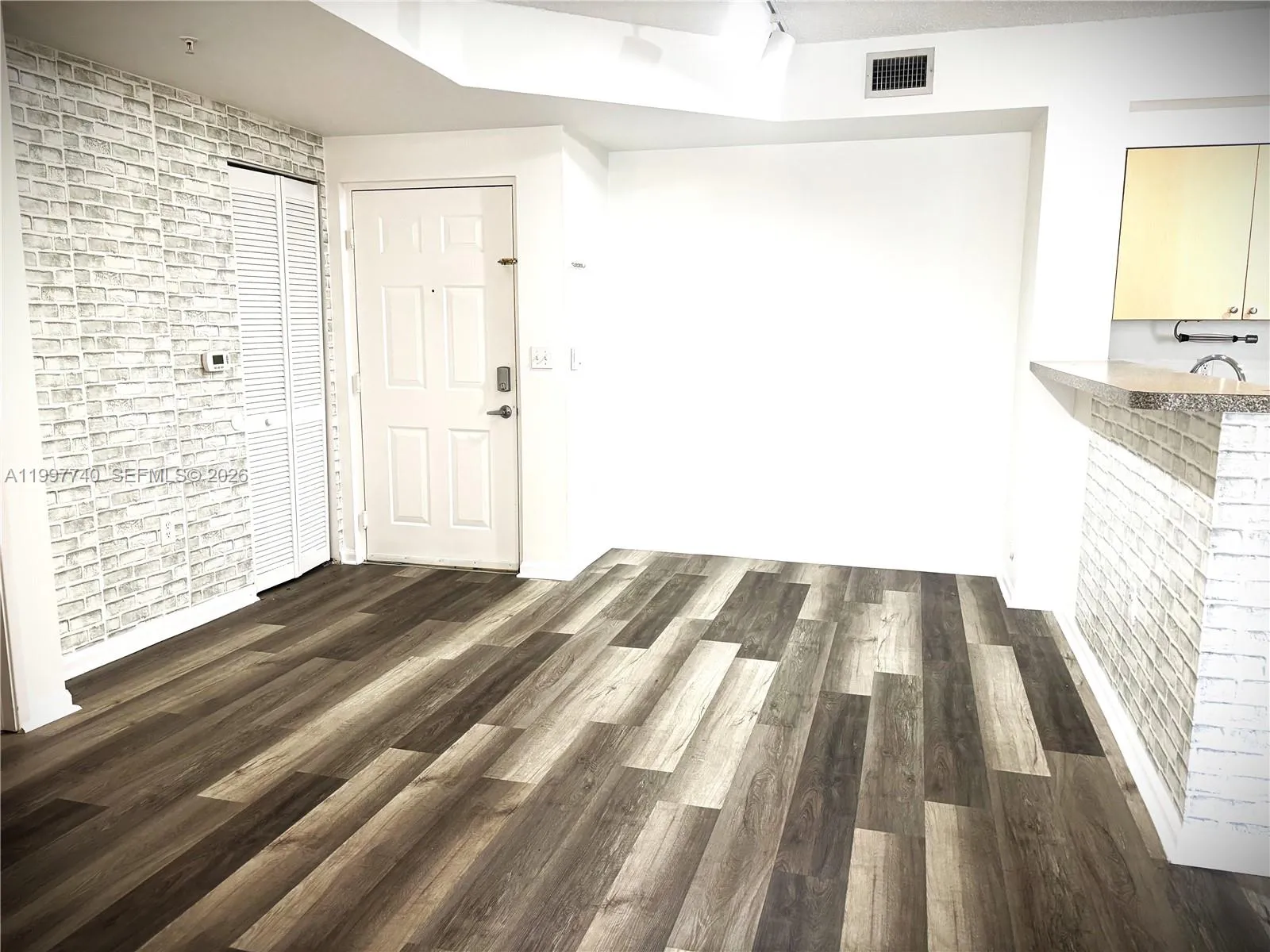 8050 N Nob Hill Rd # 105, Tamarac FL 33321