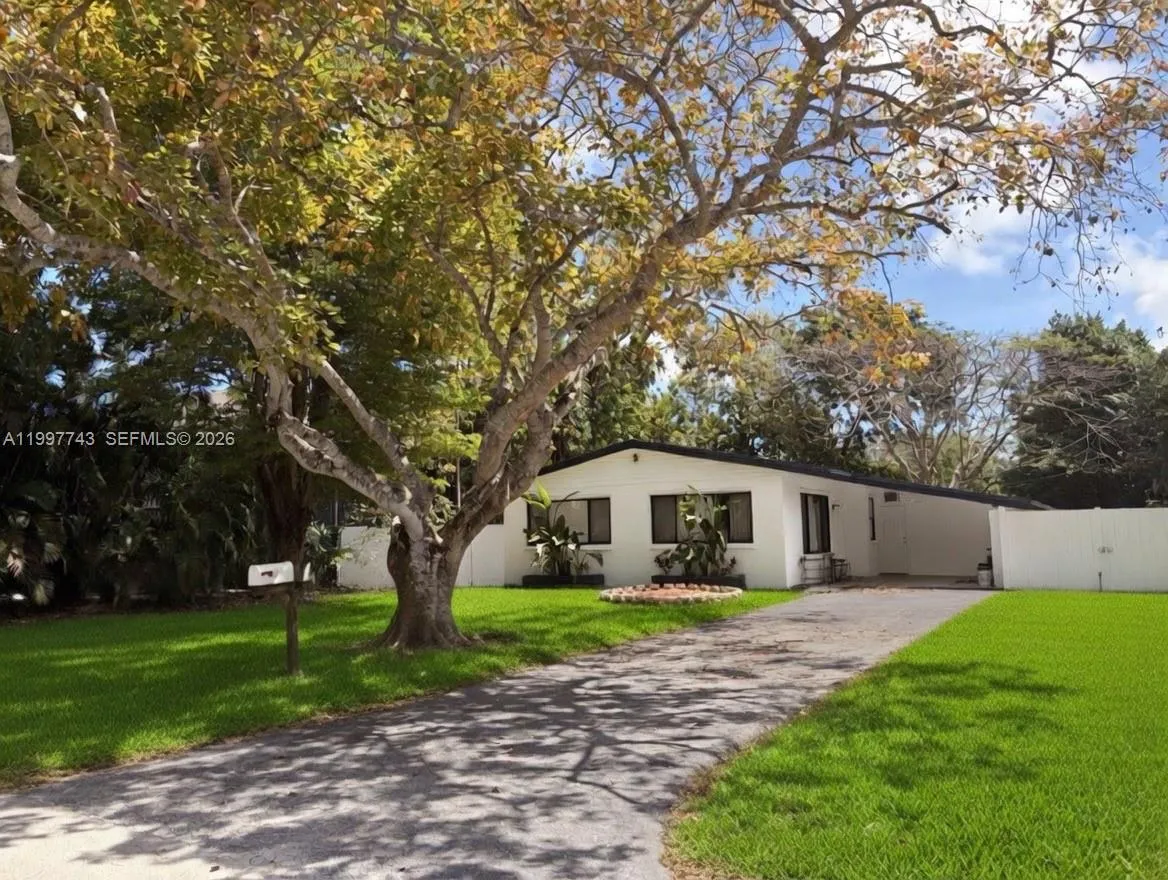 7830 SW 99th St, Miami FL 33156