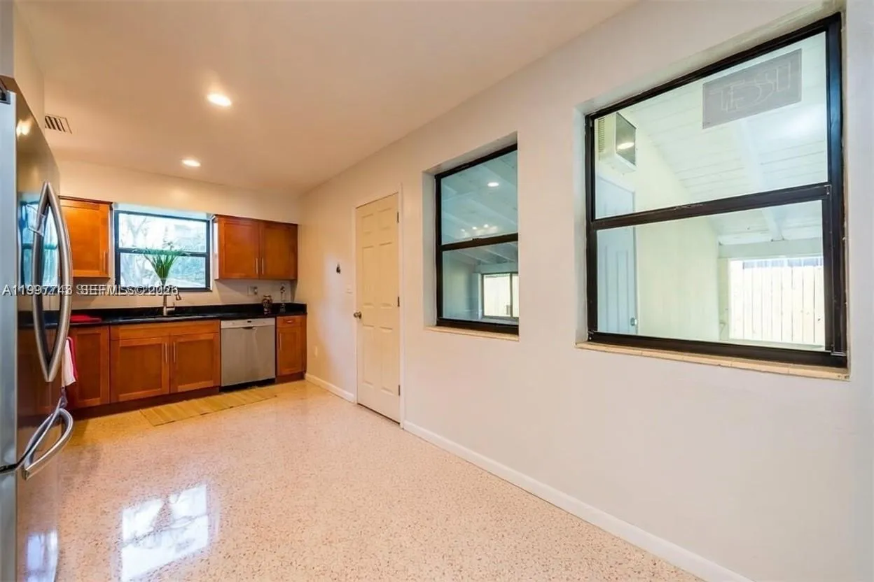 7830 SW 99th St, Miami FL 33156