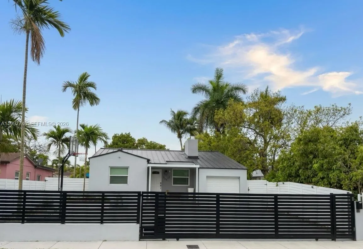 2376 NW 2nd St, Miami FL 33125