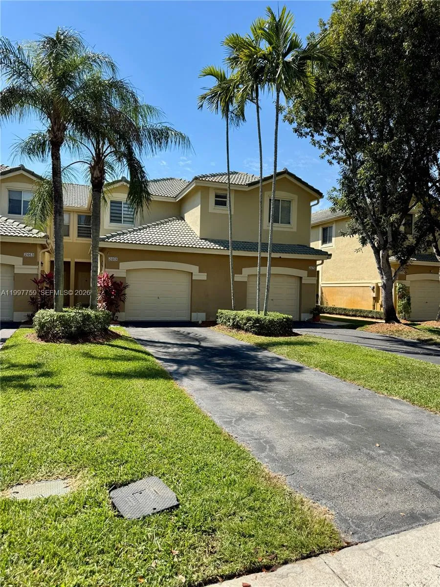 2469 Cordoba Bnd # 2469, Weston FL 33327