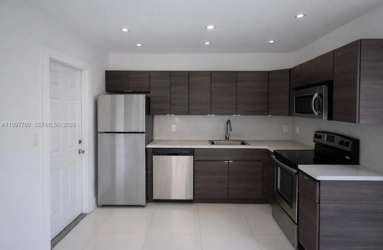 560 NE 67th St # 1, Miami FL 33138