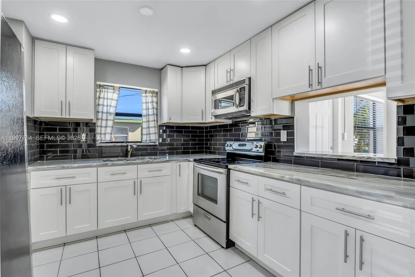 1820 NW 35th Ter, Lauderhill FL 33311