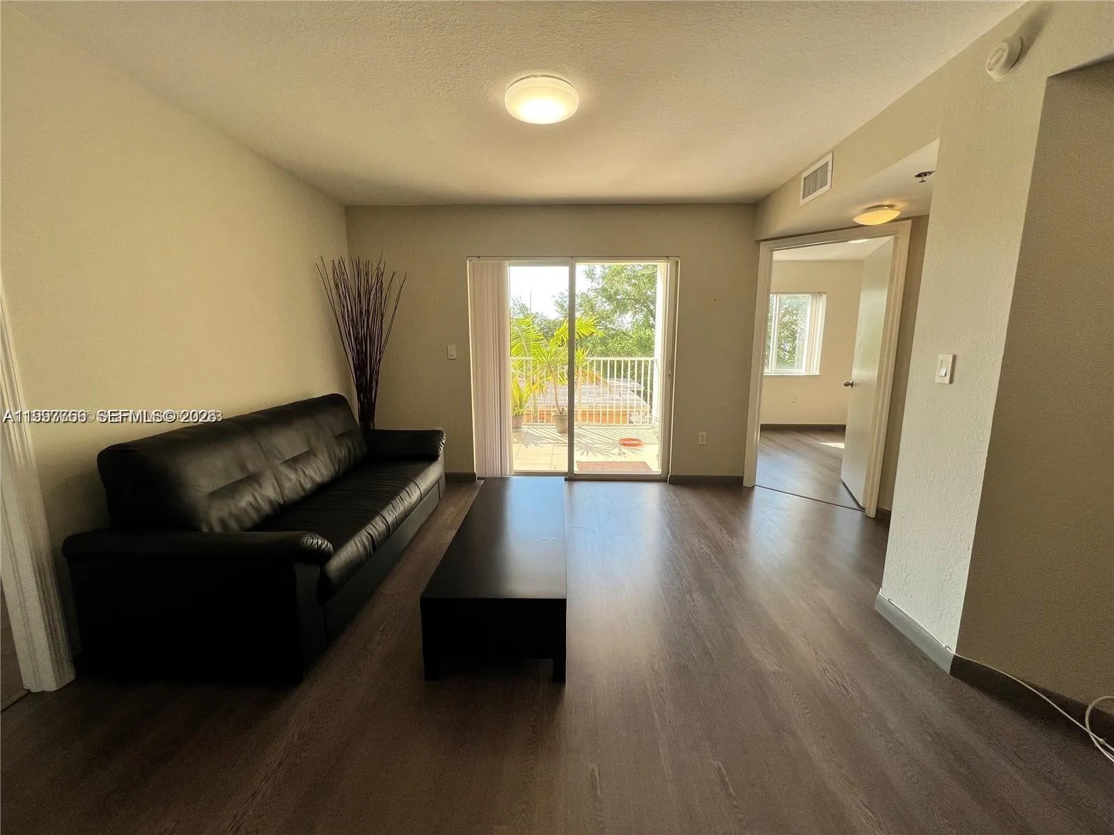 637 SW 3rd St # 306, Miami FL 33130