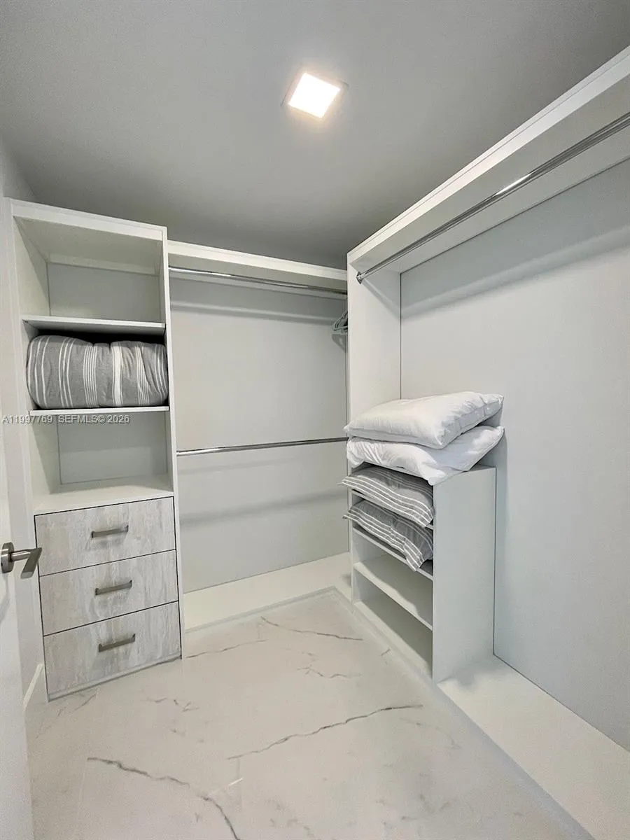 330 Sunny Isles Blvd # 905, Sunny Isles Beach FL 33160