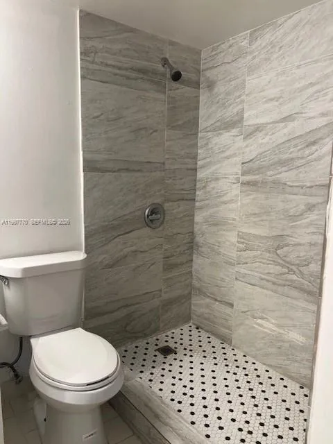 8801 Wiles Rd # 305, Coral Springs FL 33067