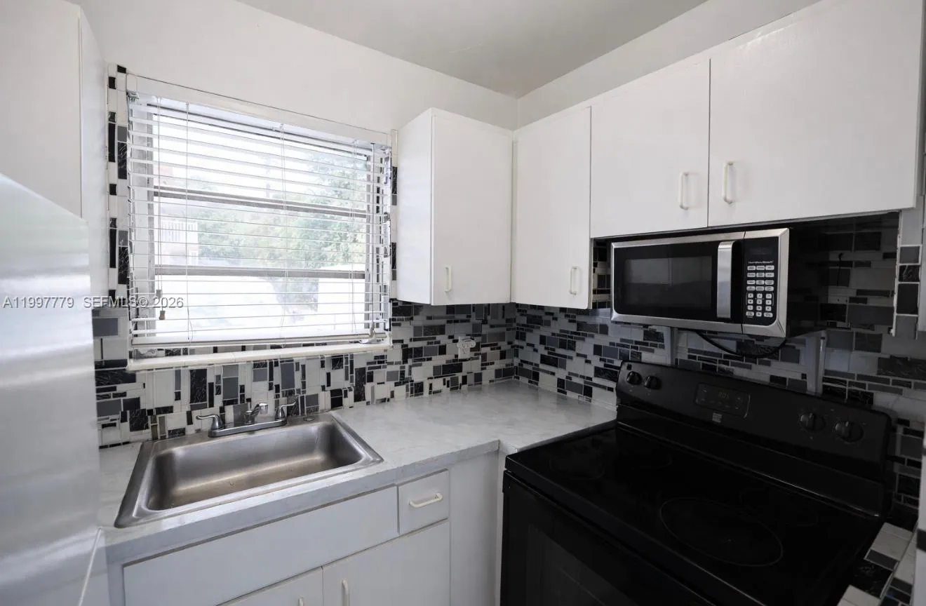 4381 W Flagler St # 3, Miami FL 33134