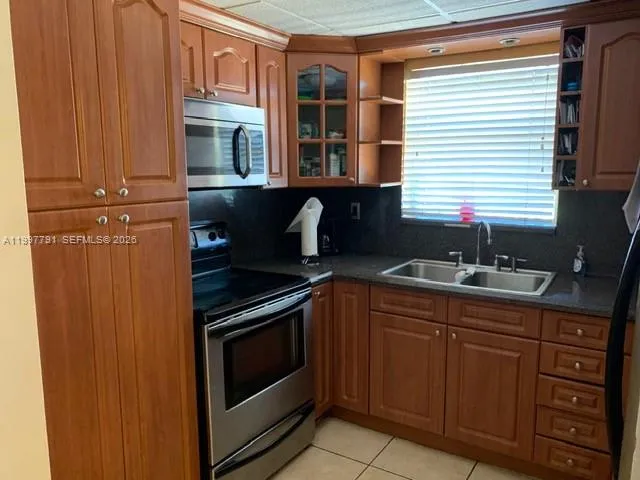 9357 Fontainebleau Blvd # D303, Miami FL 33172