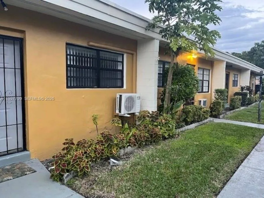 1845 Pembroke Rd # 1, Hollywood FL 33020