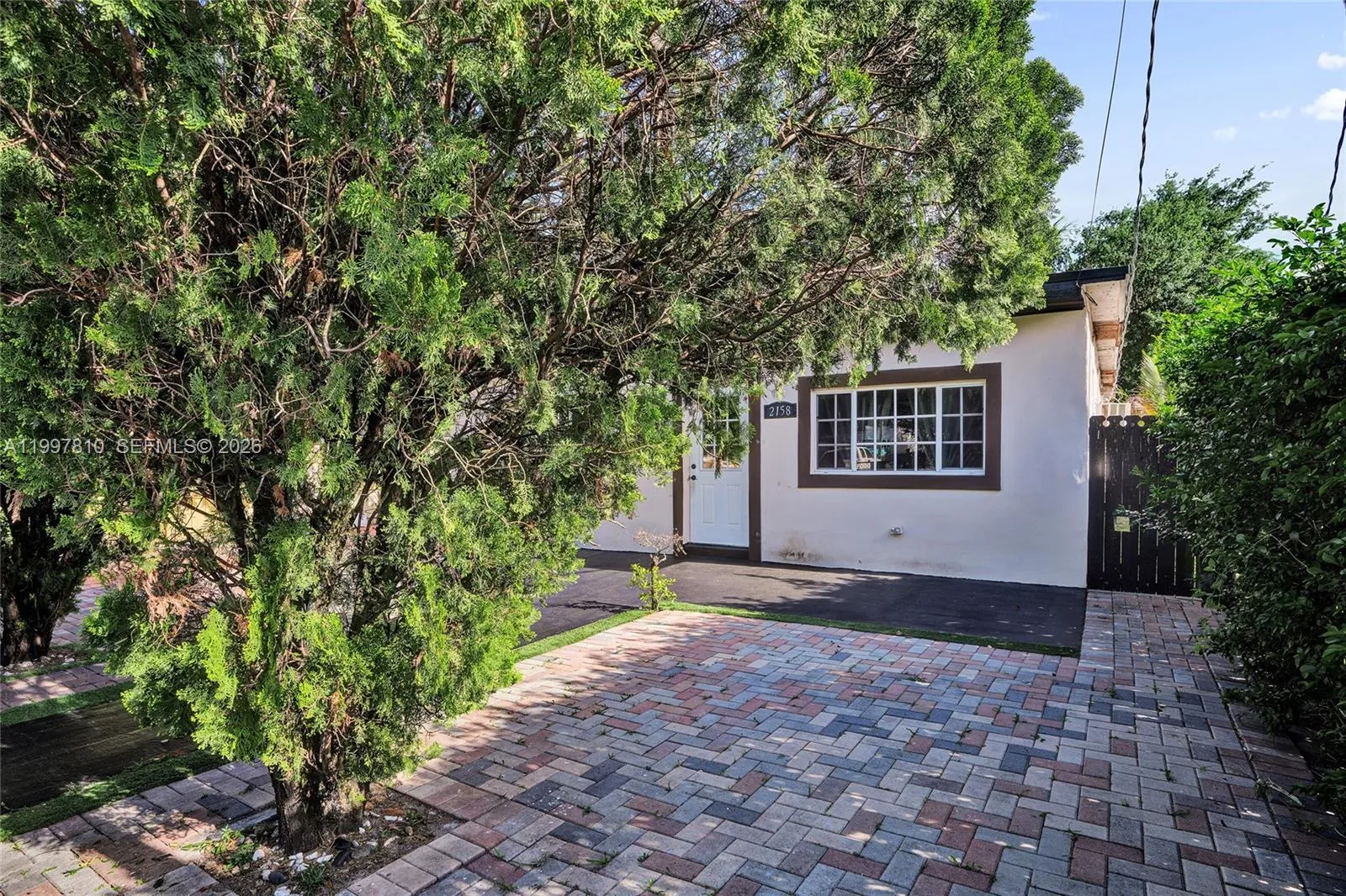 2158 NW 100th St, Miami FL 33147