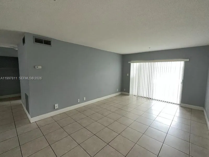 4251 NW 5th St # 108, Plantation FL 33317