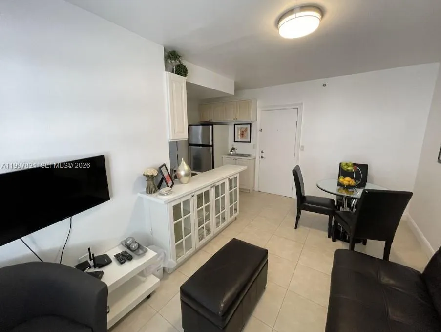 335 Ocean Dr # 214, Miami Beach FL 33139