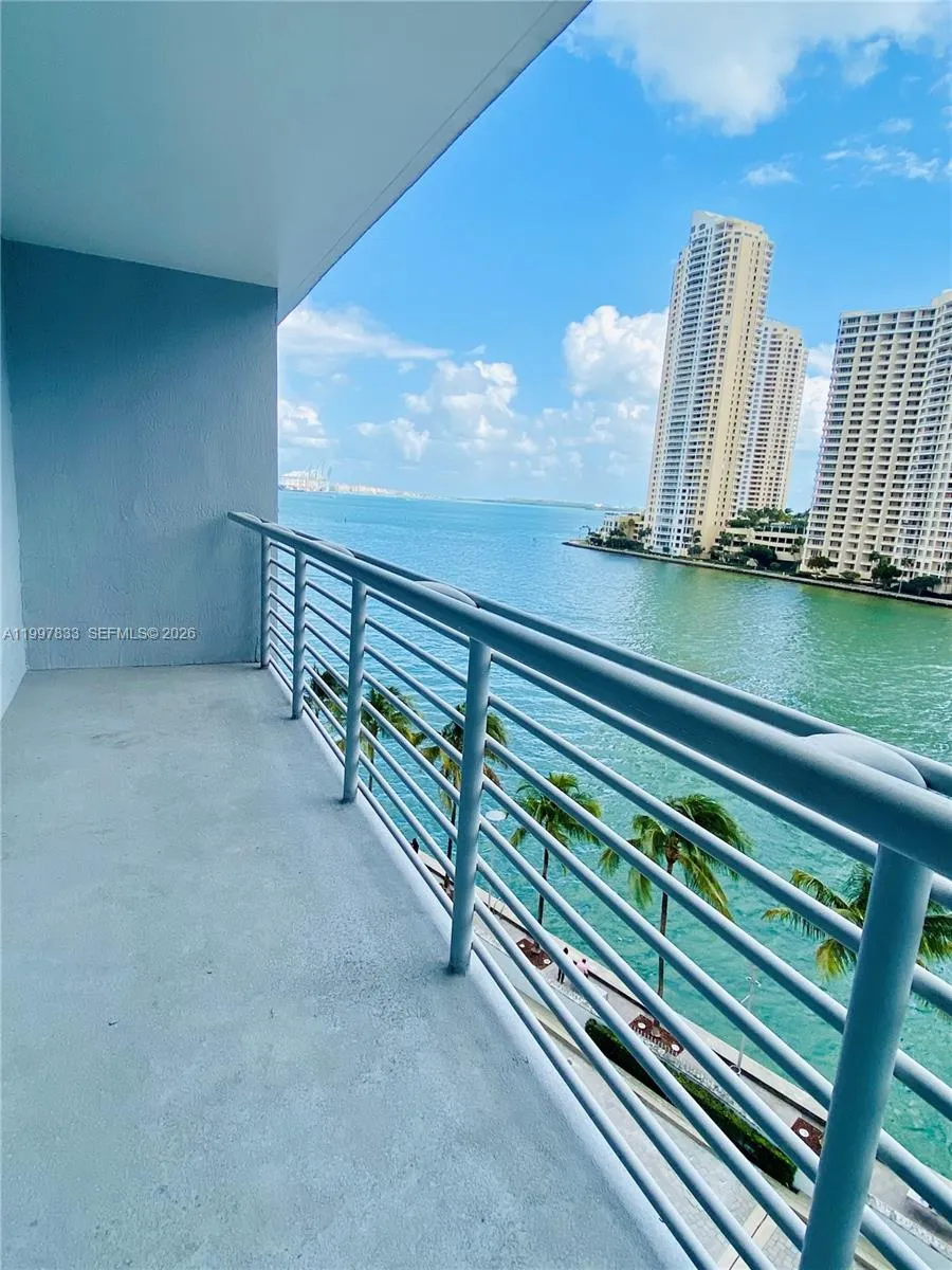 325 S Biscayne Blvd # 717, Miami FL 33131