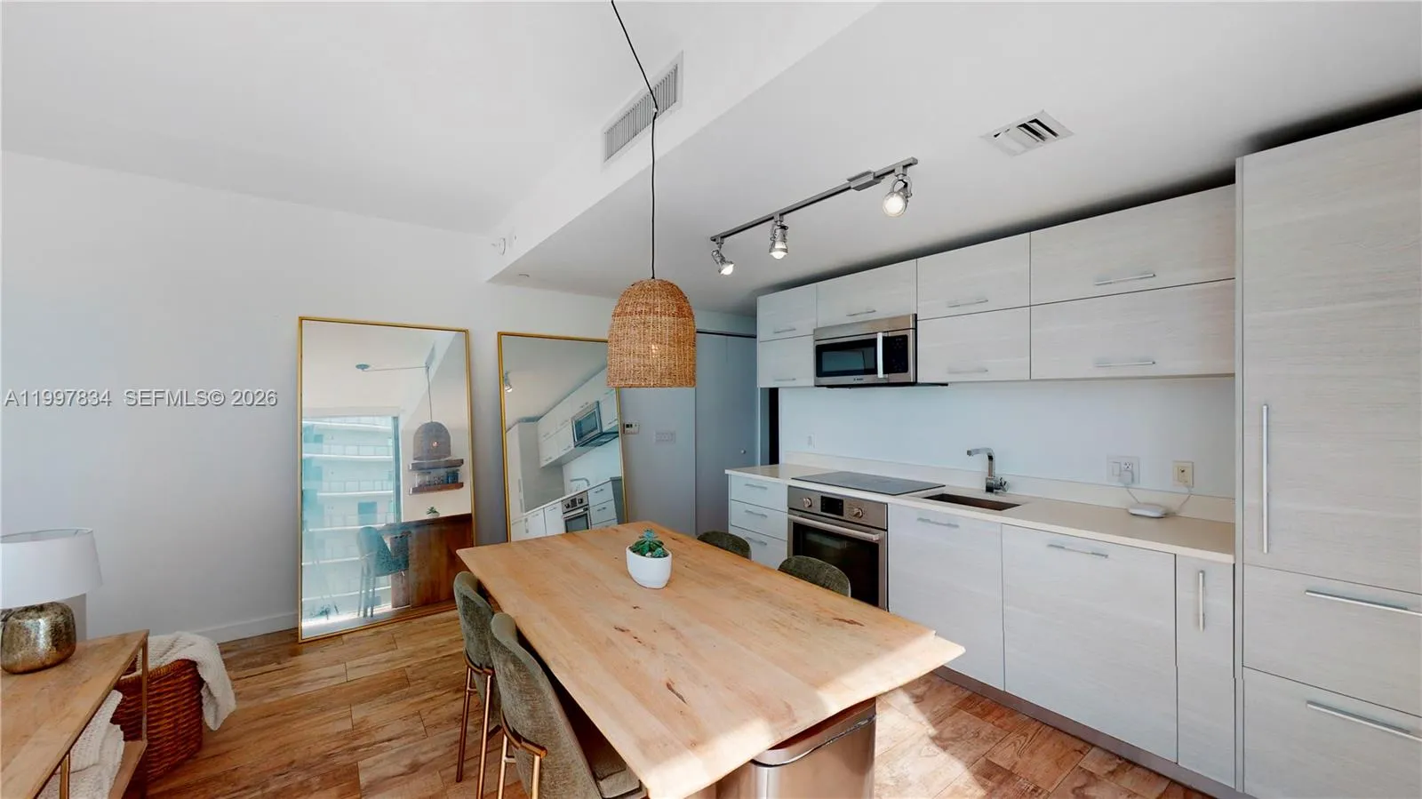 650 NE 32nd St # 4607, Miami FL 33137