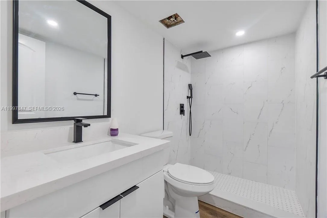 6690 W 26th Ct # 16, Hialeah FL 33016