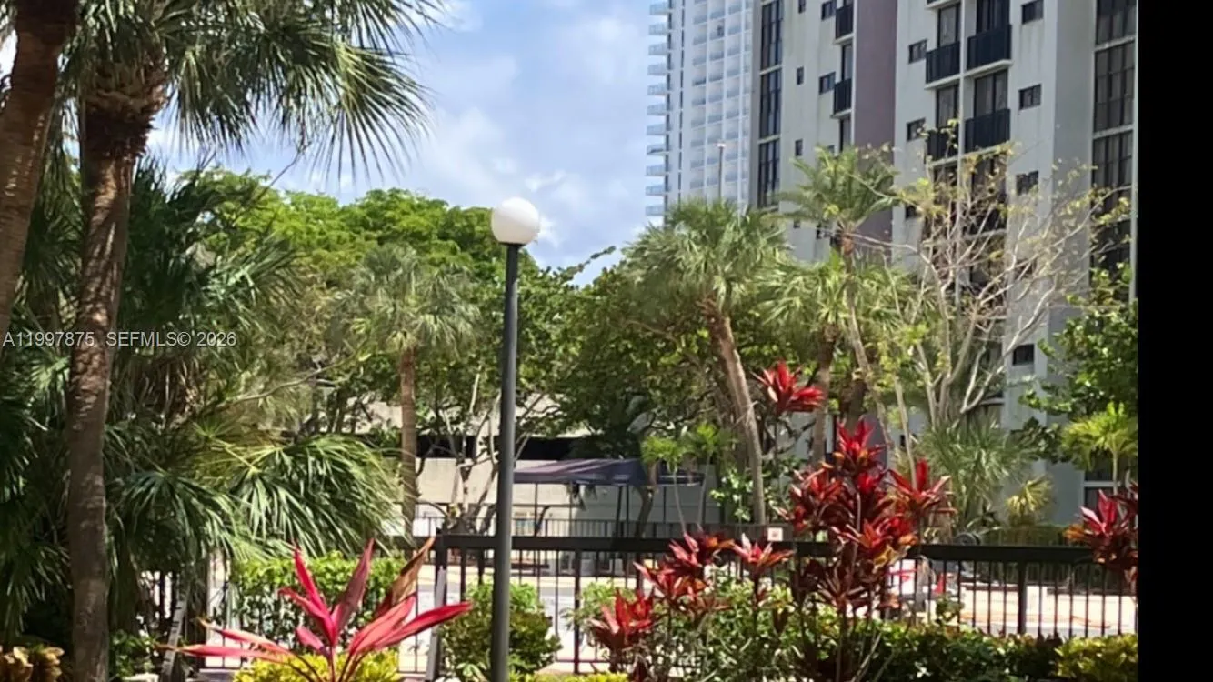 16919 N Bay Rd # 210, Sunny Isles Beach FL 33160