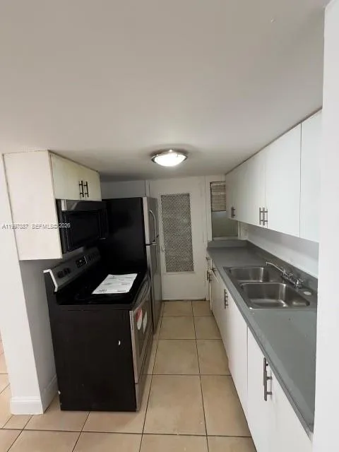 1821 NE 168th St # B3, North Miami Beach FL 33162