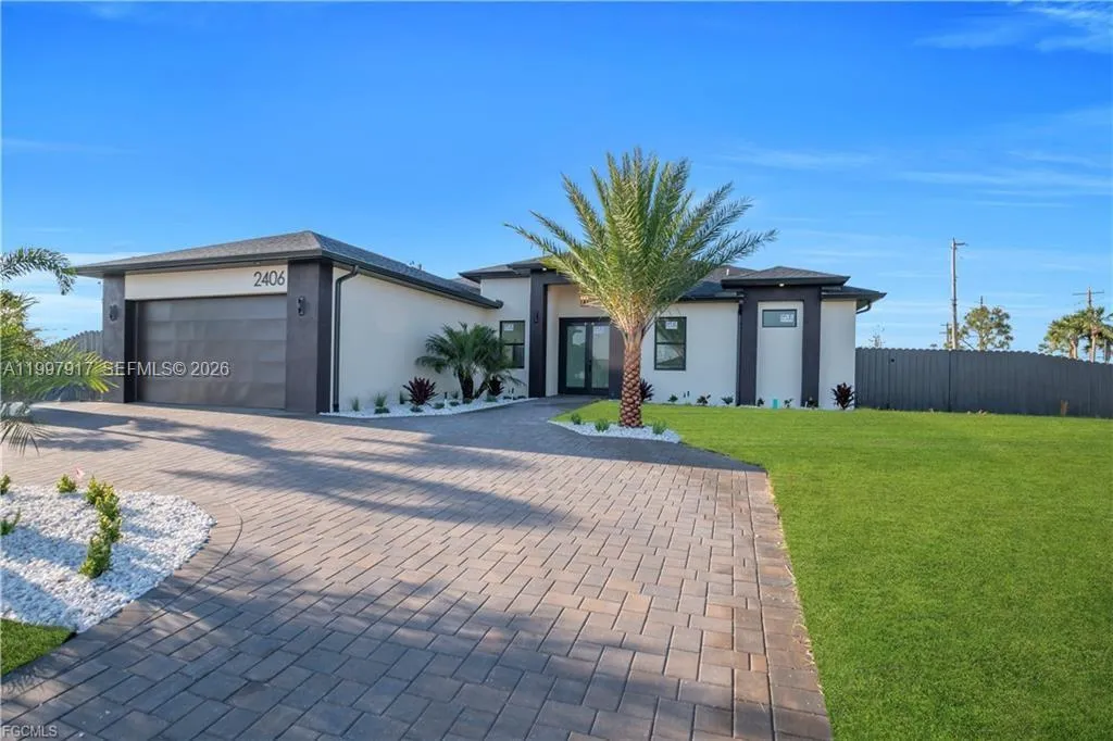 2406 Kismet PKWY, Cape Coral FL 33993