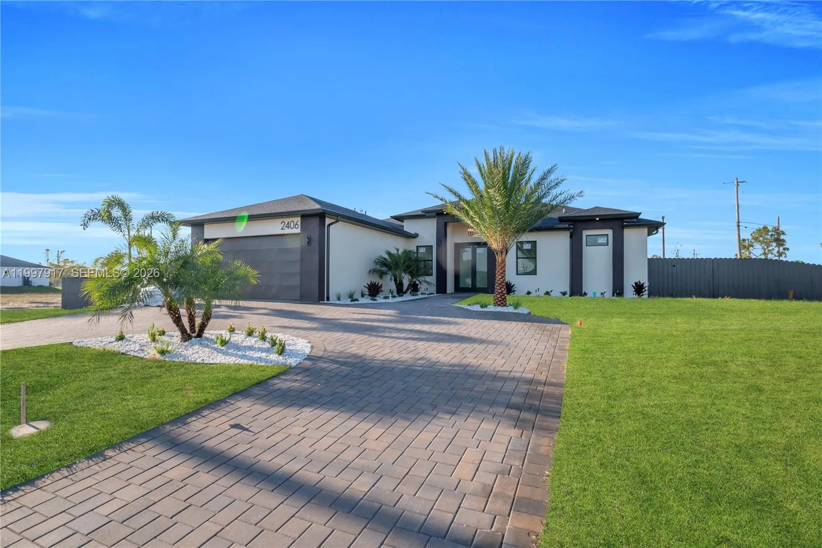 2406 Kismet PKWY, Cape Coral FL 33993