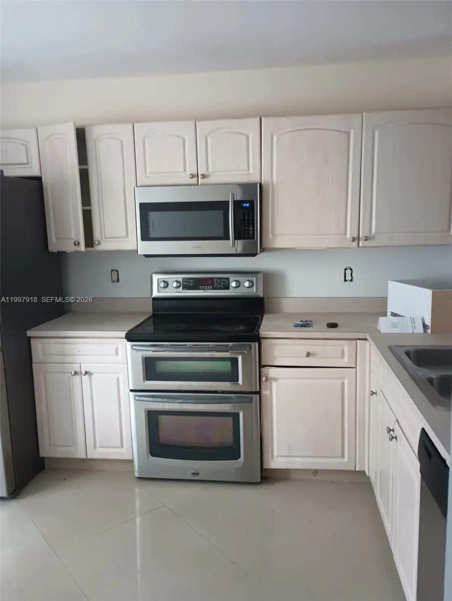 20861 NW 4th St, Pembroke Pines FL 33029