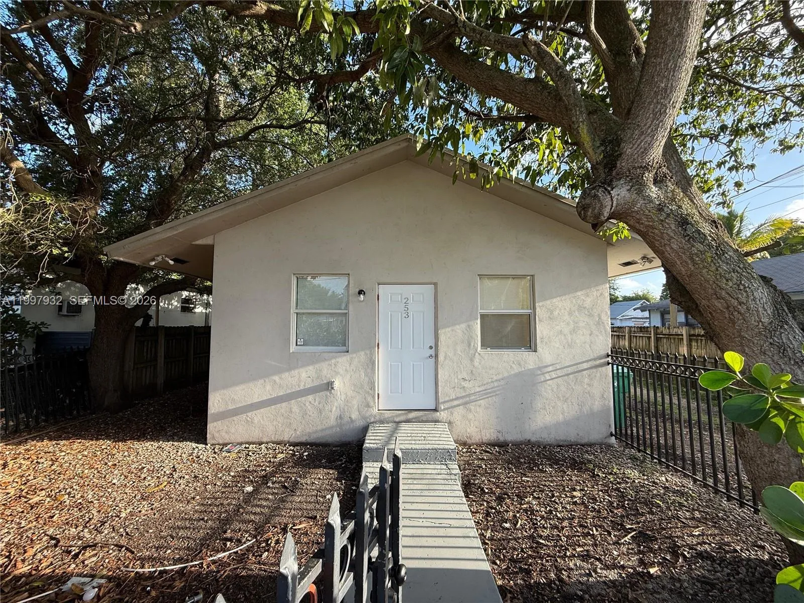 253 NW 48th St, Miami FL 33127